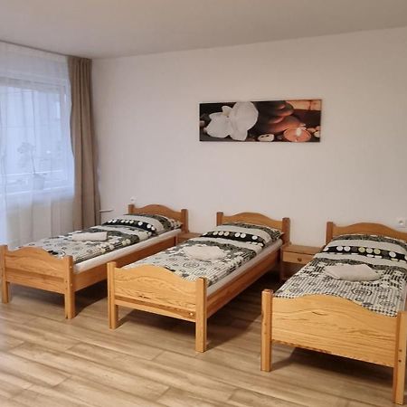 Ubytovanie Funstar Topoľčany Εξωτερικό φωτογραφία