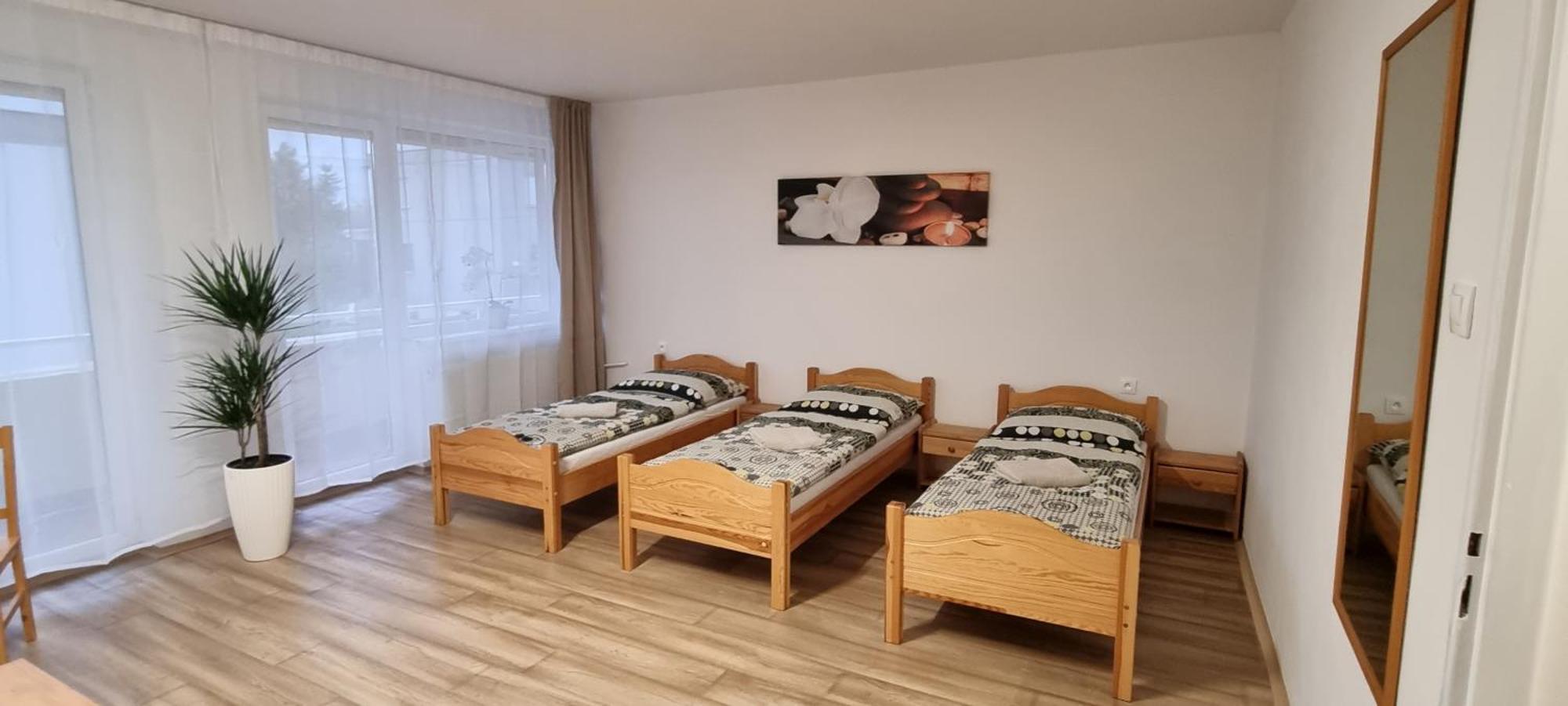 Ubytovanie Funstar Topoľčany Εξωτερικό φωτογραφία